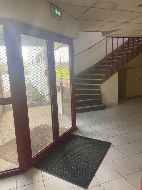 LOCAL PROFESSIONNEL SITUE A FARROU 212 M2 1060 12200 Villefranche de rouergue