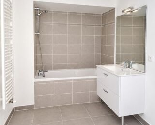  Appartement à louer 3 pièces 61 m²