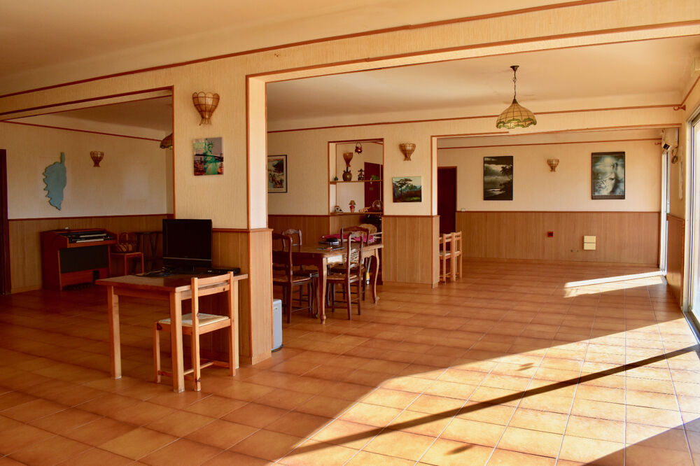 Vente Immeuble Dpt Corse (20) OSANI - Golfe de Porto, à vendre bâtiment de 920m2 à 3KM de la plage, grand terrain avec parking Osani