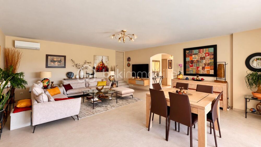 Vente Villa Le Rouret - Quartier résidentiel - Calme absolu - Villa entièrement rénovée - piscine - 4 chambres en suite Roquefort les pins