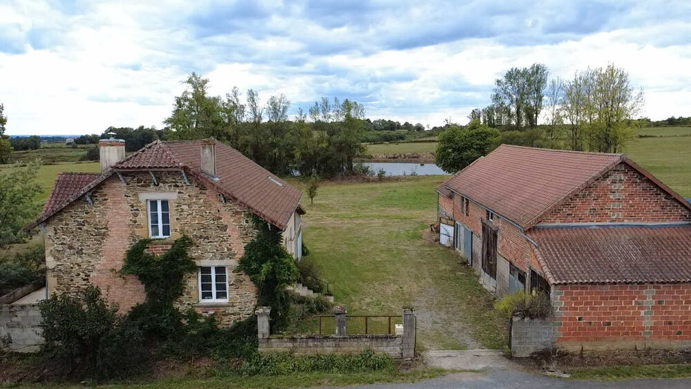 Maison et grange 265m² / 10 chs / 18 hects / dépendances / ETANG