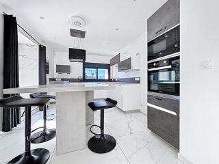  Maison � vendre 6 pi�ces 195 m�