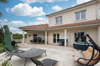  Villa � vendre 7 pi�ces 190 m� Creuzier le vieux