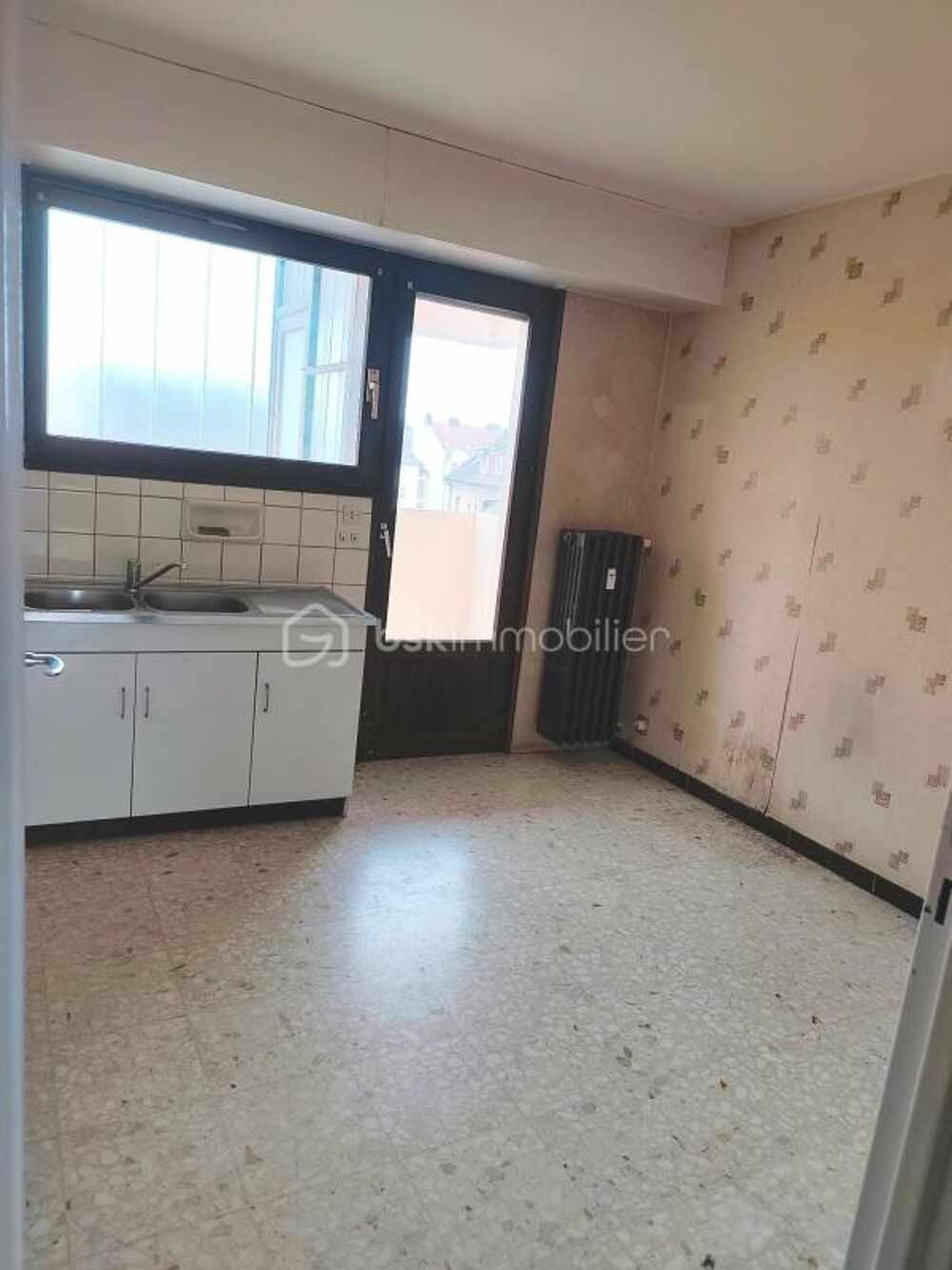 ? À VENDRE  Appartement 3 pièces de 65 m² avec ascenseur et stationnement privatif