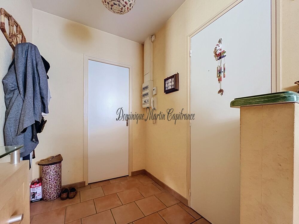 Vente Immeuble Immeuble à vendre LA CHARTRE-SUR-LE-LOIR (72)MMEUBLE DE RAPPORT – COMMERCE + 2 APPARTEMENTS La chartre sur le loir