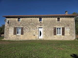 Vente Maison Maison en pierre avec jardin clos de 1 320 m² Limalonges