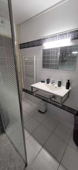  Appartement à louer 2 pièces 45 m²