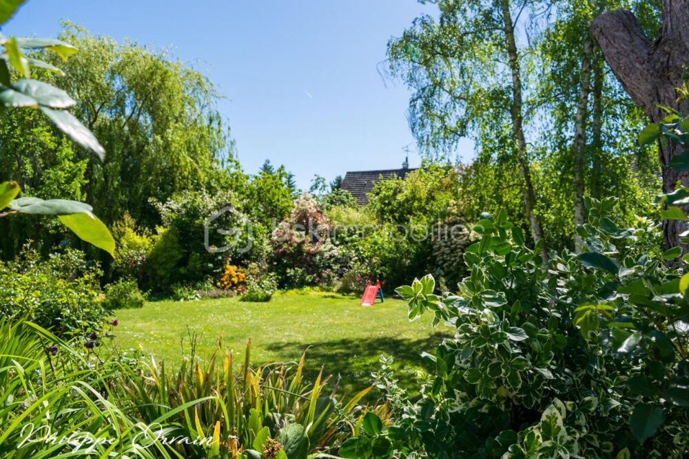 ? Maison familiale de charme avec jardin arboré  sous-sol total