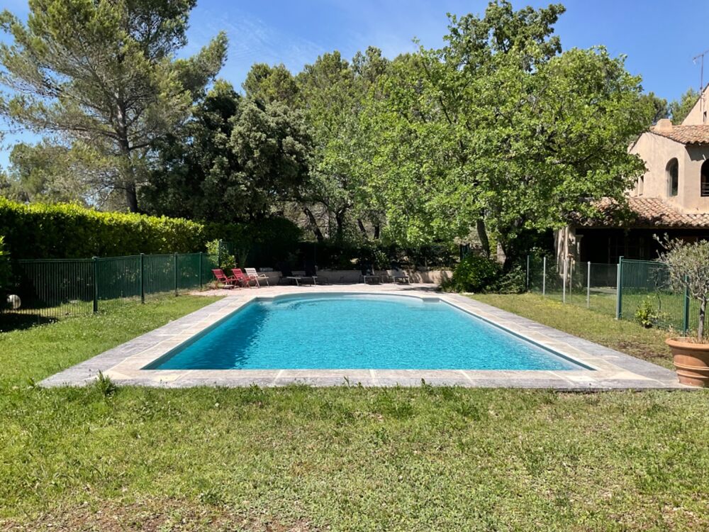 Vente Propriété/Château Proprieté  à 20 mns d'Aix en Provence sur la commune de Rognes  380m2 avec 8 chambres Rognes