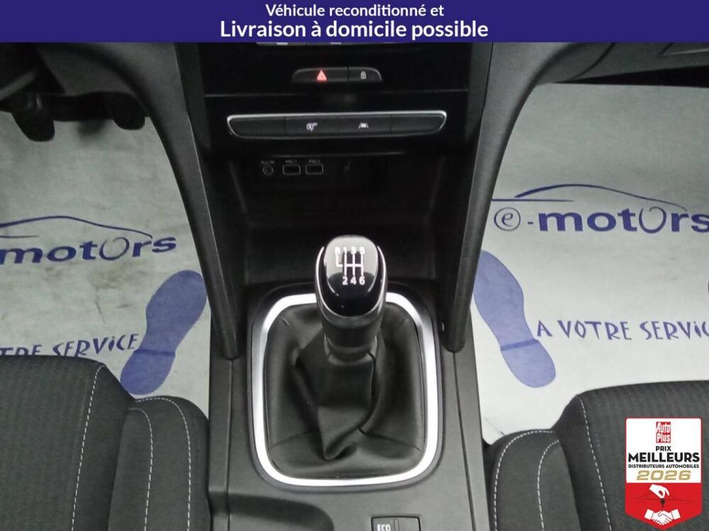 M&eacute;gane IV Berline TCe 115 Zen +GPS +PDC AV 2022 occasion 10150 Lavau