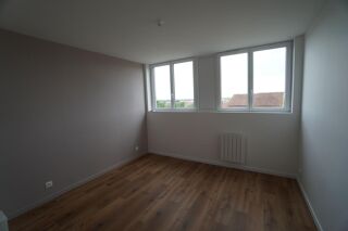  Appartement à louer 4 pièces 81 m²