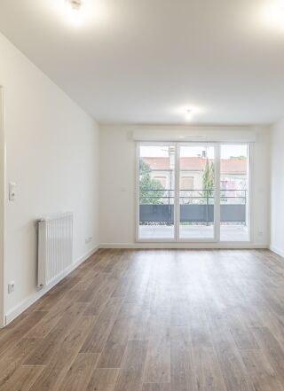  Appartement à louer 4 pièces 85 m²