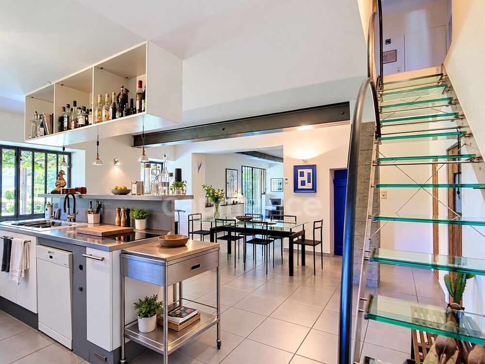 Drôme provençale, à SUZE-LA-ROUSSE  MAS PROVENÇAL RÉNOVÉ  5 CHAMBRES, 4SDB/SDE, 5 WC  PISCINE  2 GÎTES  VERGER