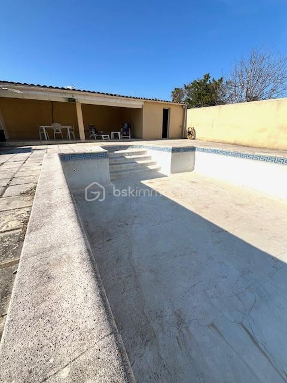 Vente Propriété/Château LANSARGUES – PROPRIÉTÉ AVEC MAISON DE 210 M², HANGAR DE 240 M², PISCINE ET POOL HOUSE Lansargues
