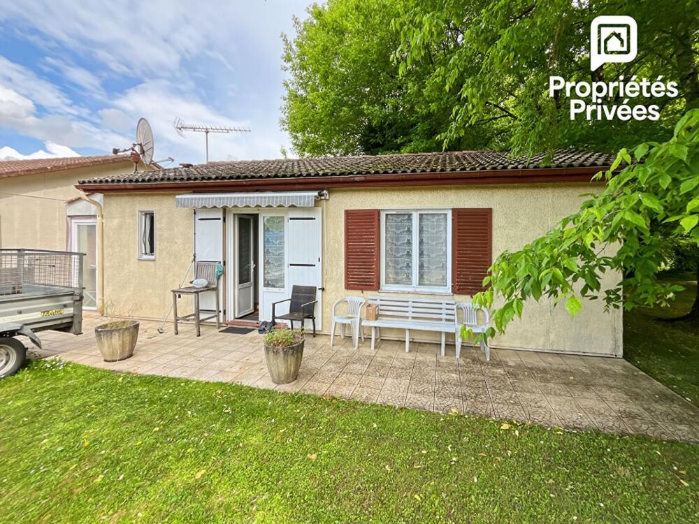 Maison à rénover avec terrain constructible de plus de 3 000 m² - Fort potentiel à Pugnac, proche commerces, projet de division