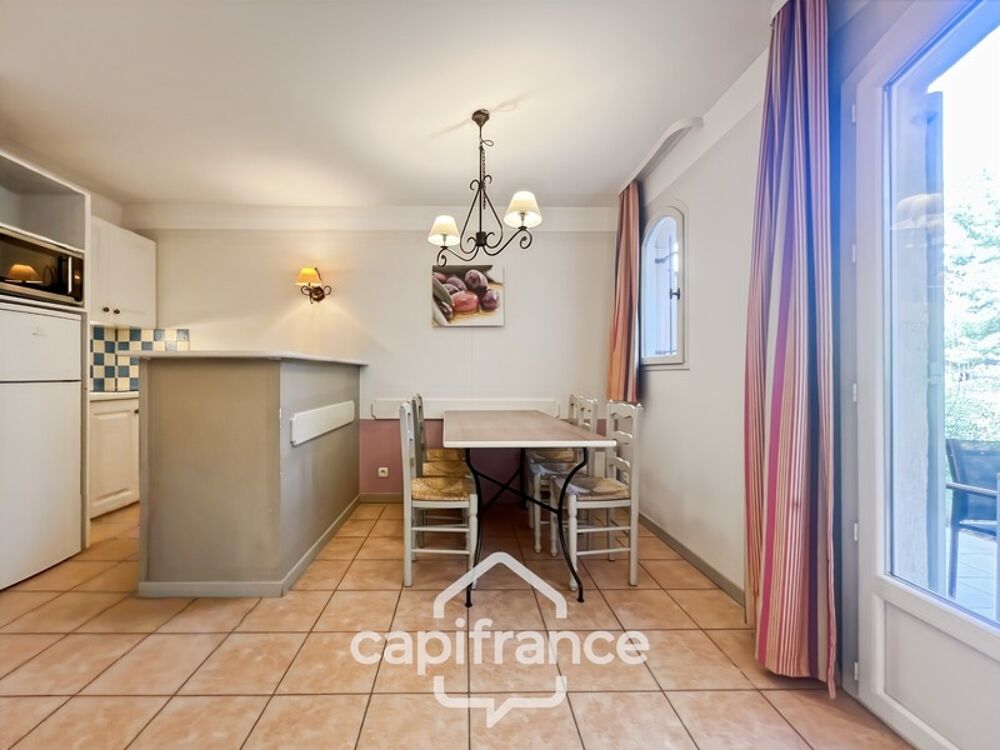 DOMAINE de PONT ROYAL, investissement locatif d'un charmant bastidon de 43 m2 , entretenu , élevé d'un étage composé de 2 chambr