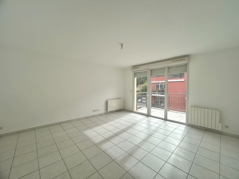 Dpt Haute Savoie (74), à vendre FAVERGES appartement T3 ( 67 m2) 2ème étage avec terrasse et vue