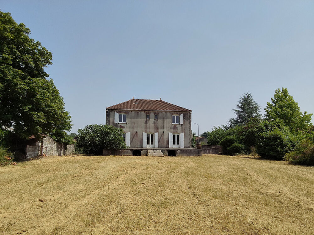 Maison à vendre SAINT GENIS DE SAINTONGE (17) 9 pièces 223m2 Parcelle 2000 m2