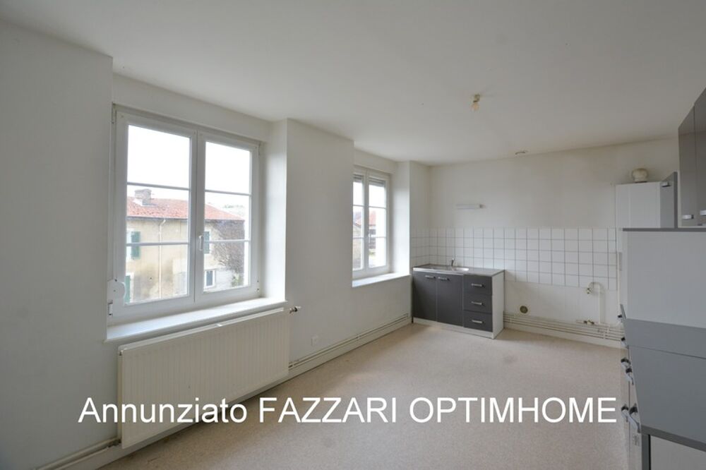 Vente Immeuble ? À VENDRE EN EXCLUSIVITÉ, proche Belgique et Luxembourg, un Immeuble de trois appartements situés à STENAY (55), 255 M² habitab Stenay