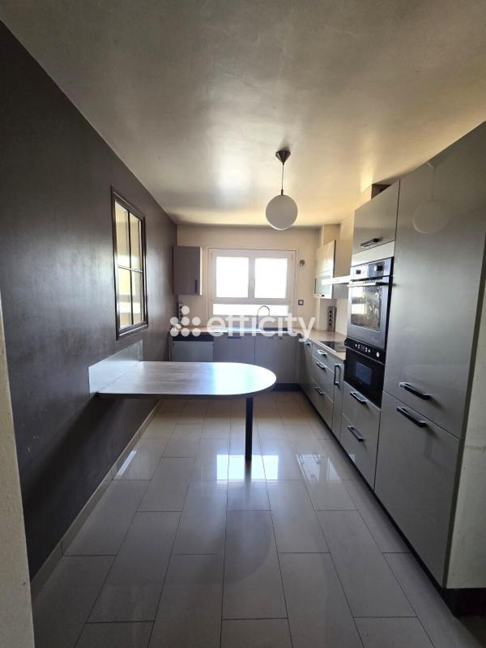 Appartement 5 pièces 102 m² · à Elancourt · 102 m² · 226 000 €