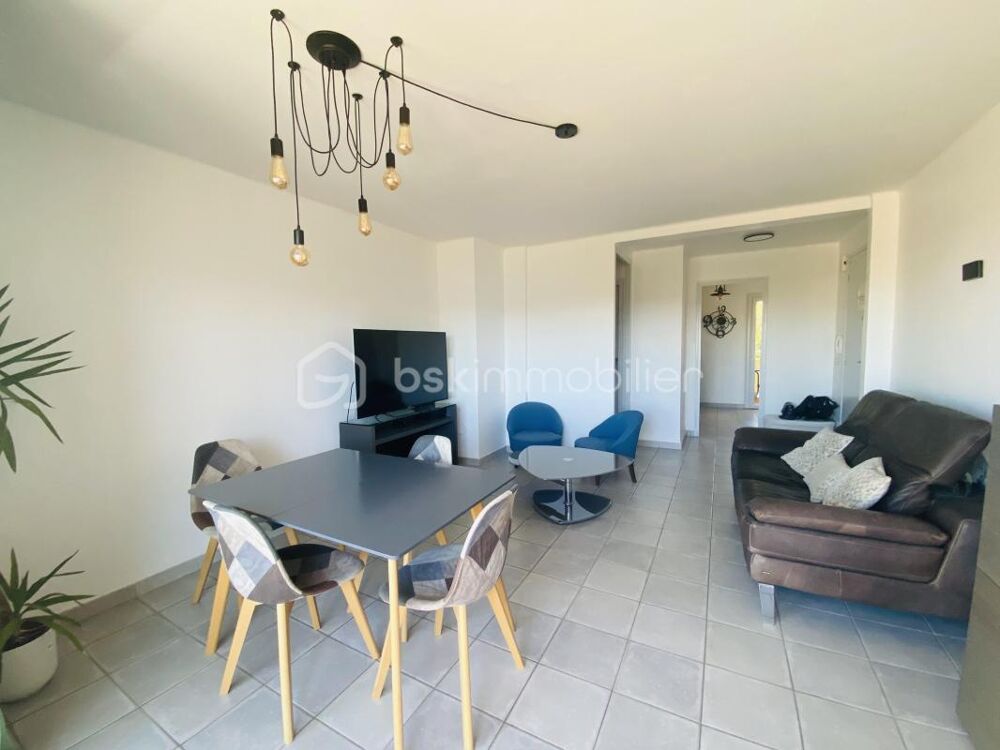 Beau T3 de 62 m2 à deux pas des plages avec garage et cave