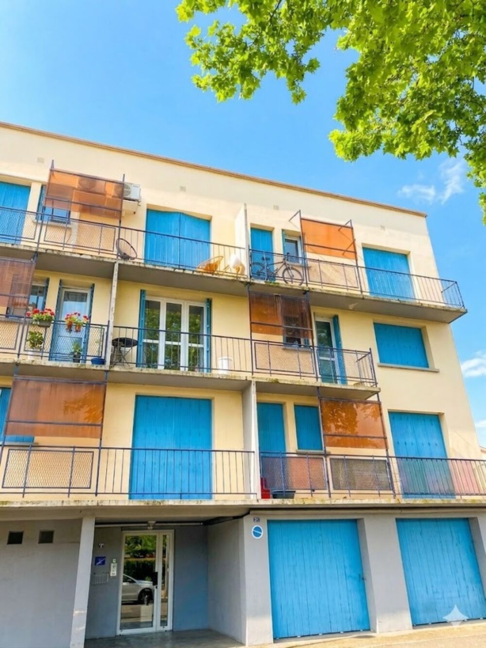 OPPORTUNITÉ : Appartement 68m² avec grand garage et cave  À rénover à Montauban