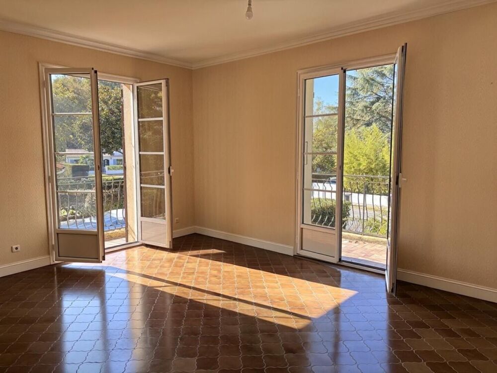Maison traditionnelle 180 m2 sur terrain de 1588 m2