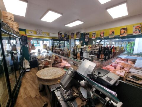 LE CHATEAU D'OLERON (17) A Vendre Fonds commerce Fromages & Salaisons sur 2 emplacements N&deg;1 en c�ur de ville 318000 17480 Le chateau d oleron