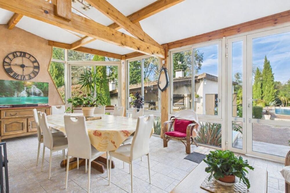 Maison À Vendre de 150 m² + dépendances de 80 m² + piscine