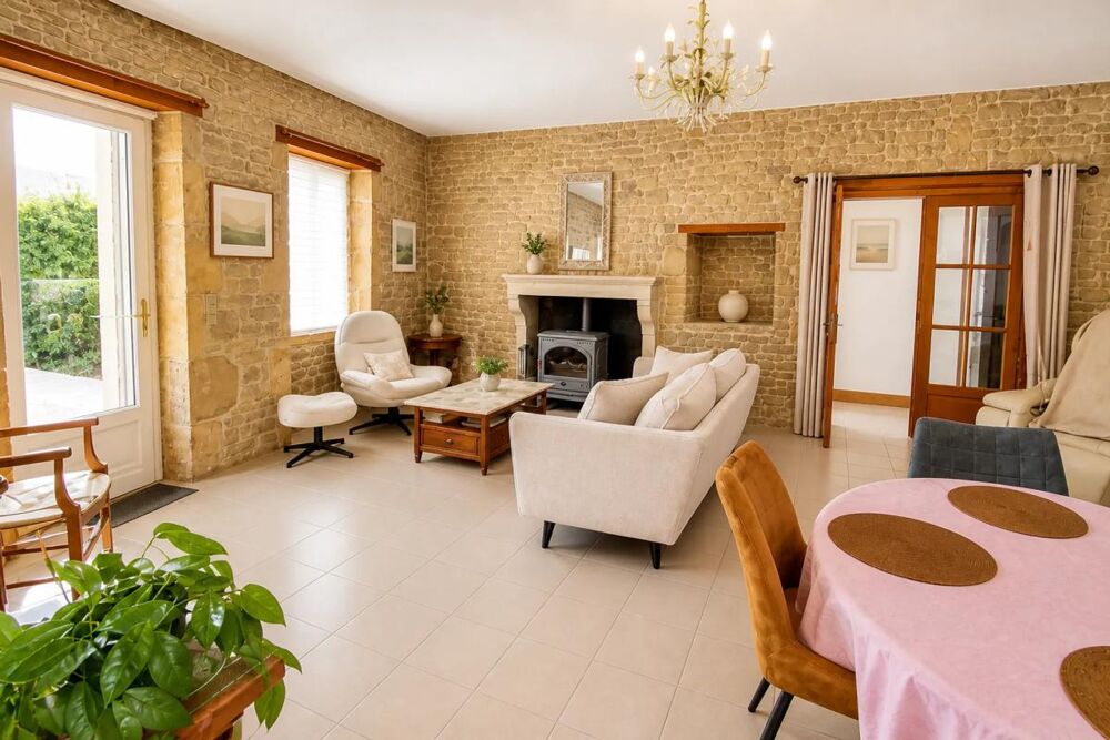 Vente Maison Maison de 7 pièces, 5 chambres, 234 m2 à Villefagnan Villefagnan