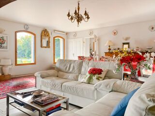  Proprit/chteau  vendre 7 pices 180 m