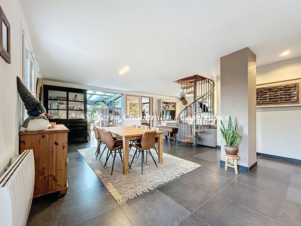 Vente Maison Maison contemporaine à vendre 7 pièces VIRY (74) secteur résidentiel paisible - 167 m² habitables (230 m² au sol), terrain clos Viry