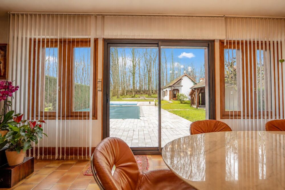 LIEUX UNIQUES ® x PROPRIÉTÉS PRIVÉES PROPOSE TRES BELLE MAISON CONTEMPORAINE DE 195 M² - CELLETTES