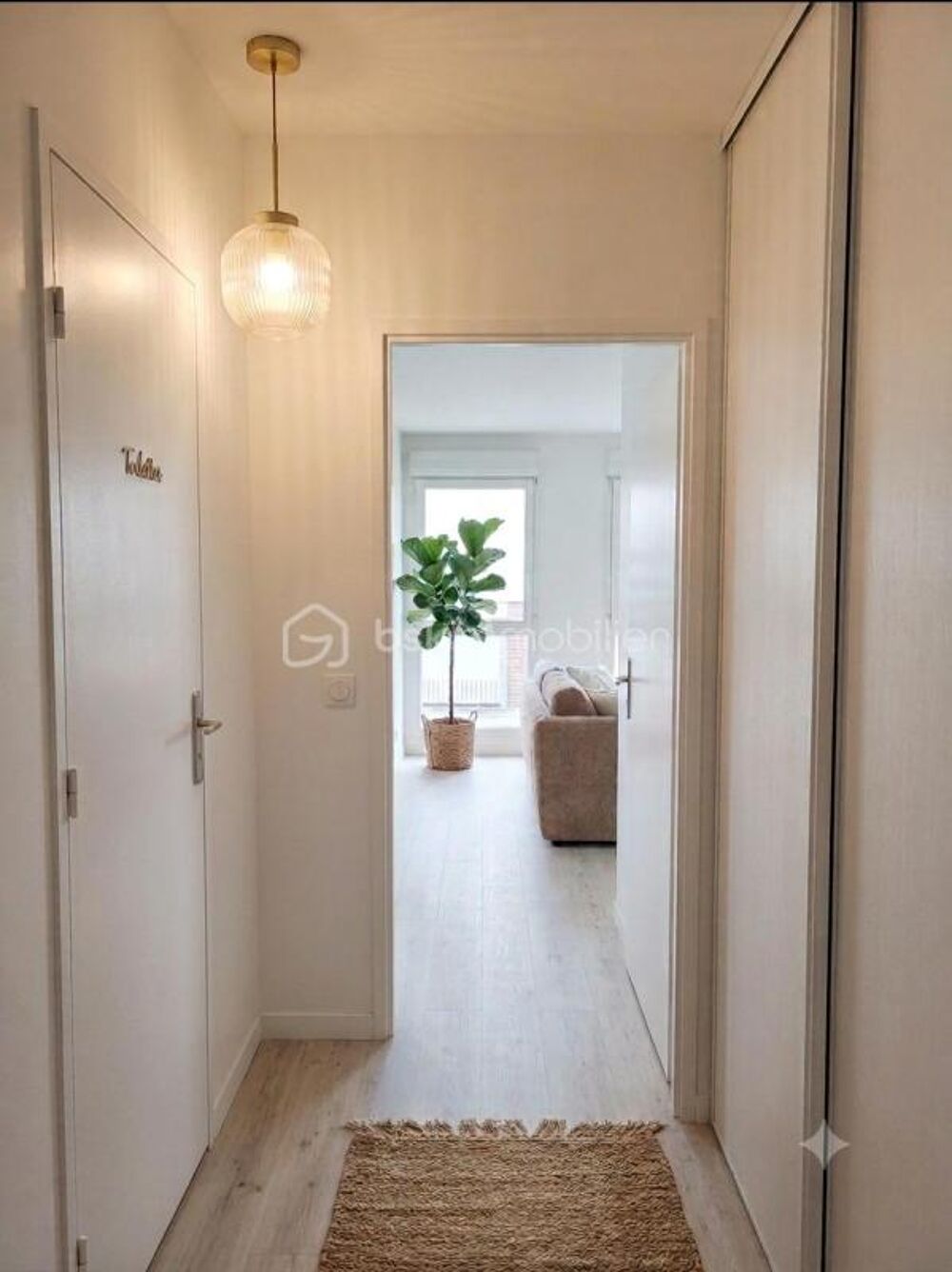 COUP DE COEUR ! 2 PIÈCES RÉNOVÉ AVEC BALCON, PARKING ET DPE C  RÉSIDENCE VILLA DES POÈTES
