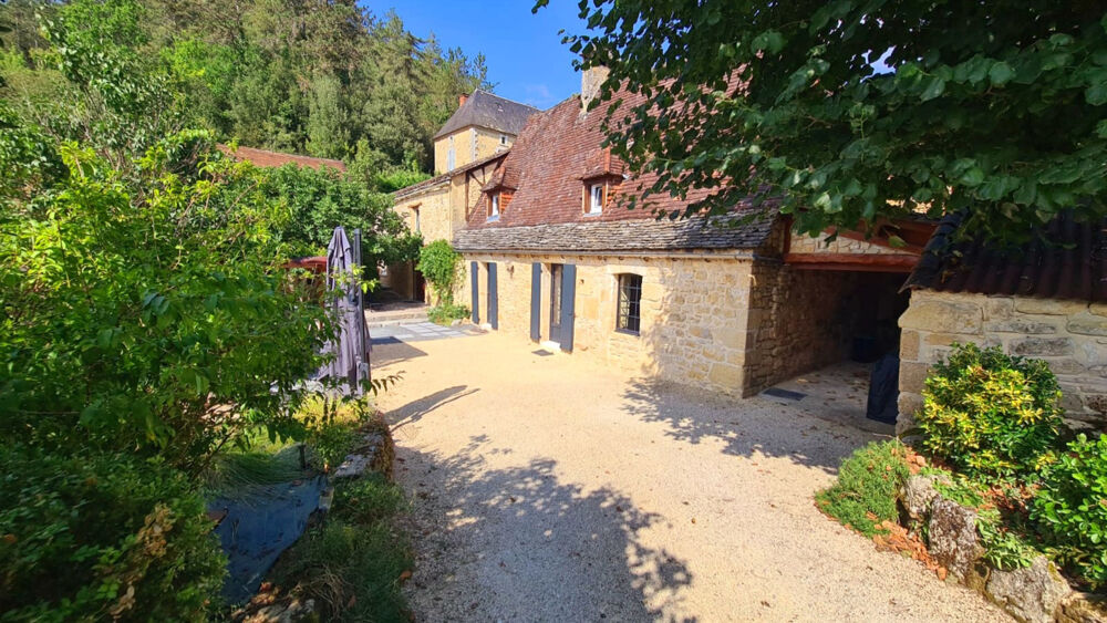 Idéal pour une résidence secondaire - Ensemble en pierre totalemernt rénové 220m² - 12 couchages - activité gîte immédiate - Pér