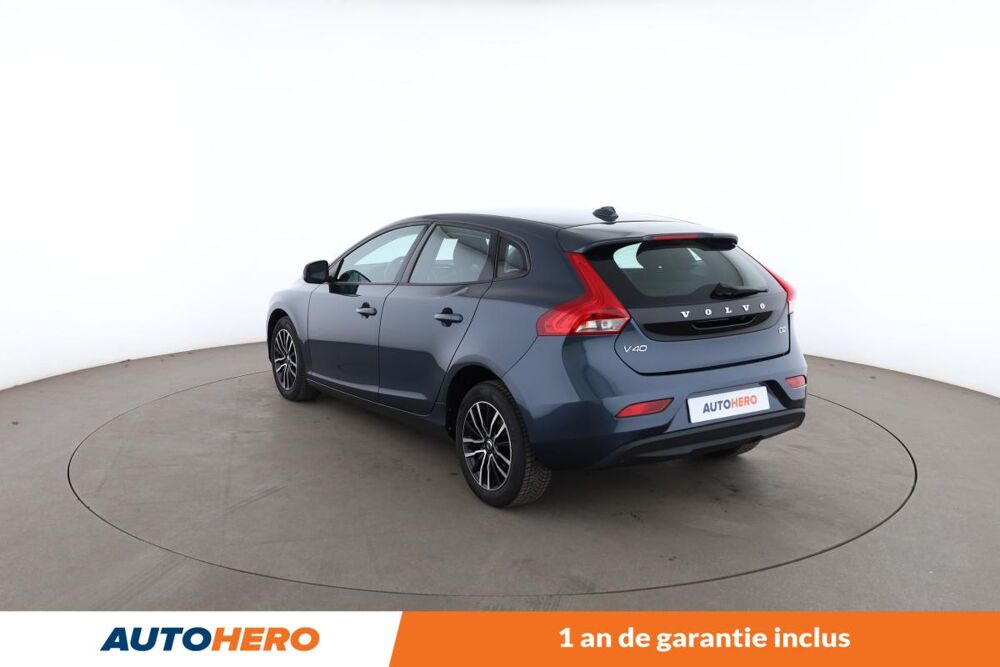V40 2.0 D2 Momentum Business Geartronic 6 120 ch 2016 occasion 92130 Issy-les-Moulineaux