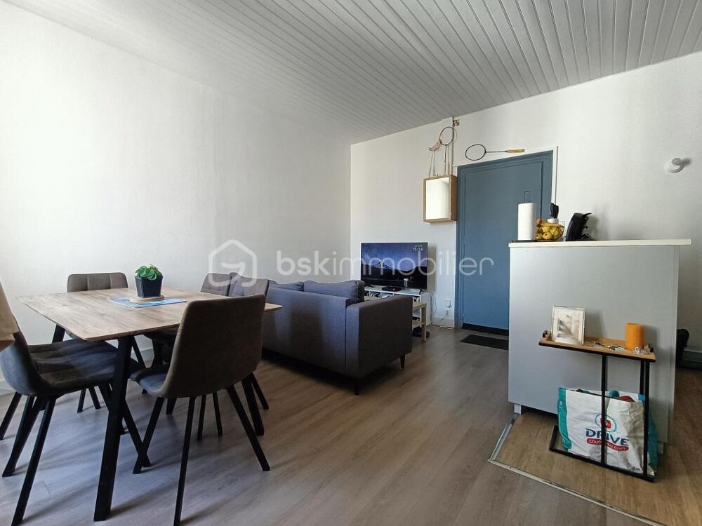 Rochefort centre  T2 vendu loué  Idéal investisseur