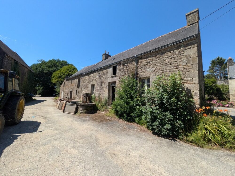 LOCMALO CORPS DE FERME COMPOSE 2 GRANDES LONGÈRES EN PIERRE DE 105m² ENVIRON ET 130 M² ENVIRON DEUX HANGARS DE 530M³ ET 3500M² E