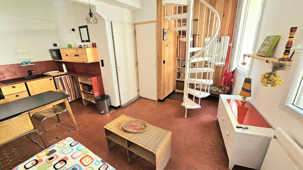 Duplex au 1er étage dans une petite copropriété de 3 lots à Claviers, Var