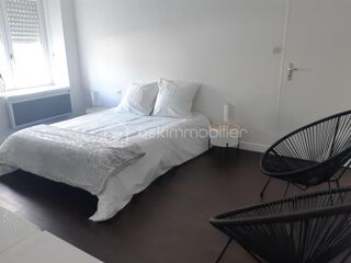  Immeuble � vendre 10 pi�ces 1015 m�