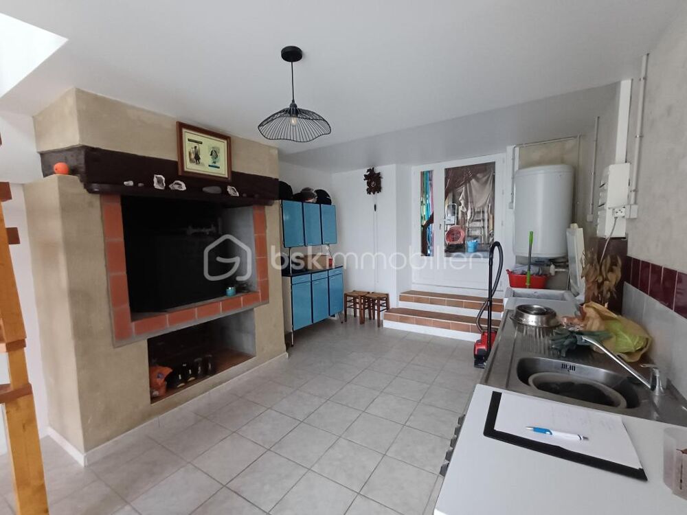 COUP DE COEUR - CALME, ESPACE ET POTENTIEL : 4 CHAMBRES POSSIBLES, TERRASSE PLEIN SUD, PROXIMITÉ COMMERCES ET ECOLES