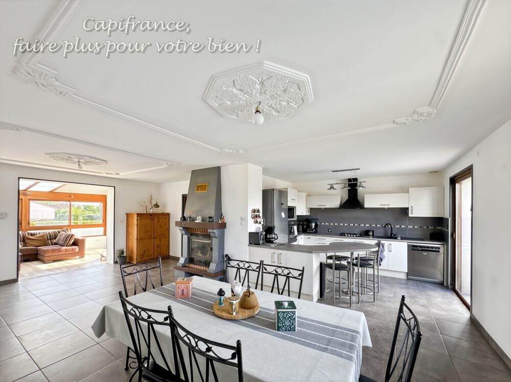 LA CLAYETTE (71) Maison à vendre,150 m², 8 pièces, 5 chambres, piscine sur terrain de 771 m²