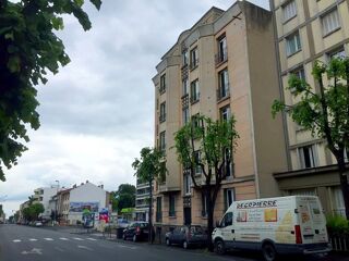  Parking / Garage  louer 