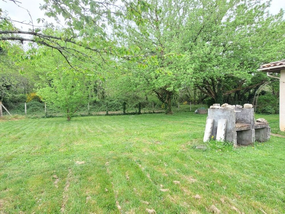 Vente Maison Maison à vendre 5 pièces sur terrain de 2136 m2 Lesparre medoc