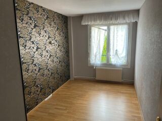  Appartement à louer 3 pièces 90 m²