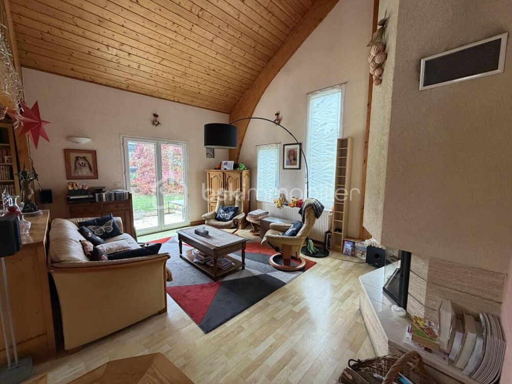 Vente Maison Maison familiale individuelle avec sous sol total et grand jardin Cesson