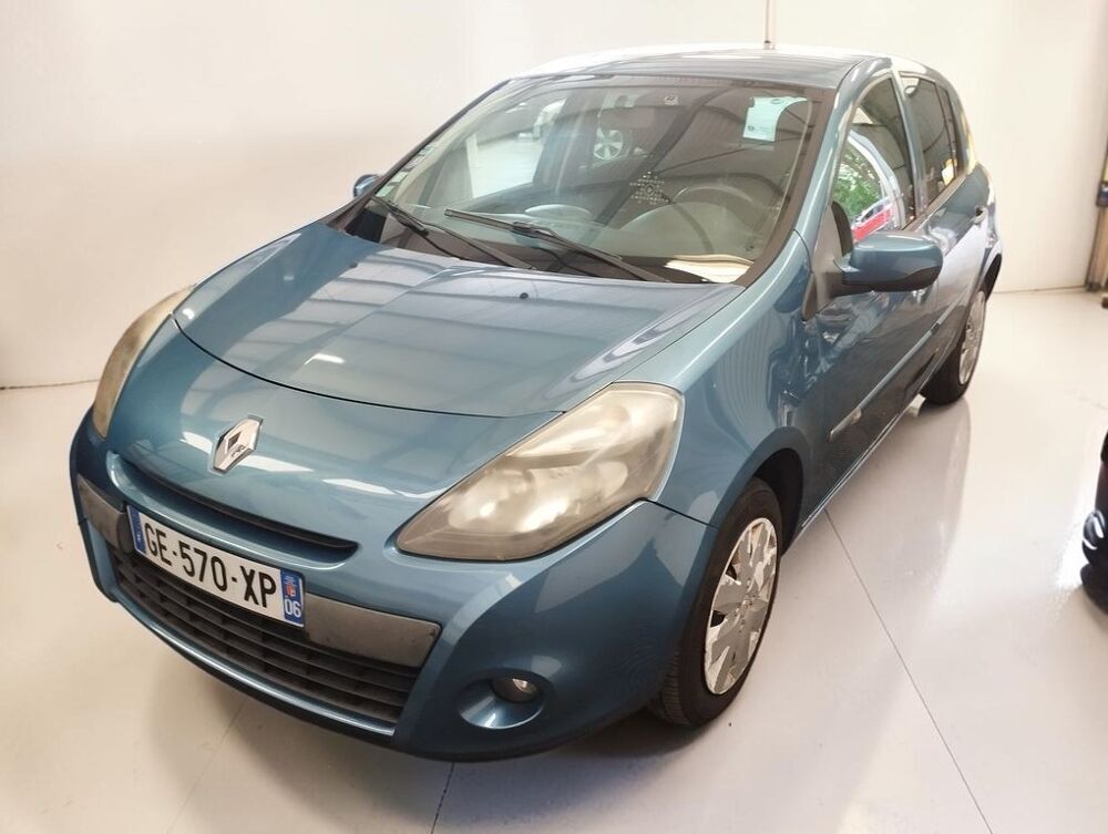 Clio III 1.2 75 YAHOO 5P 2011 occasion 06640 Saint-Jeannet