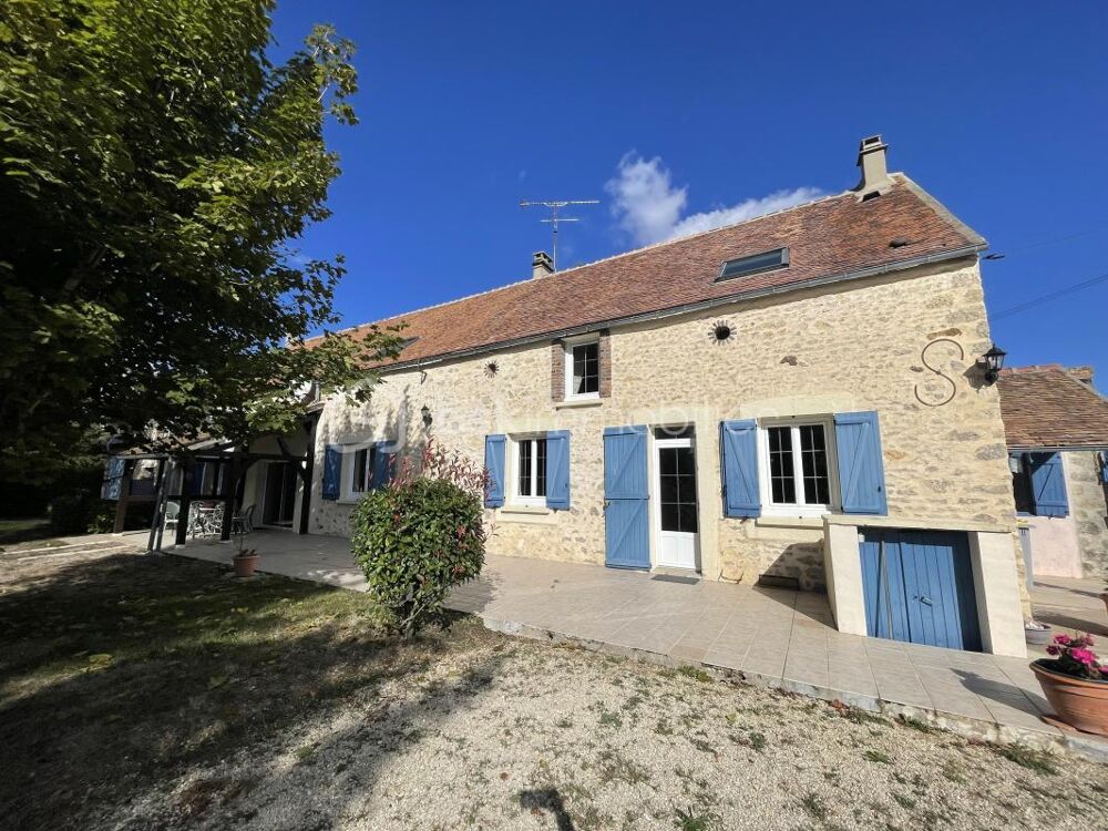 Vente Maison COUP DE CŒUR – AUTHENTIQUE LONGÈRE DE CHARME AU CALME, SANS VIS-À-VIS Egreville