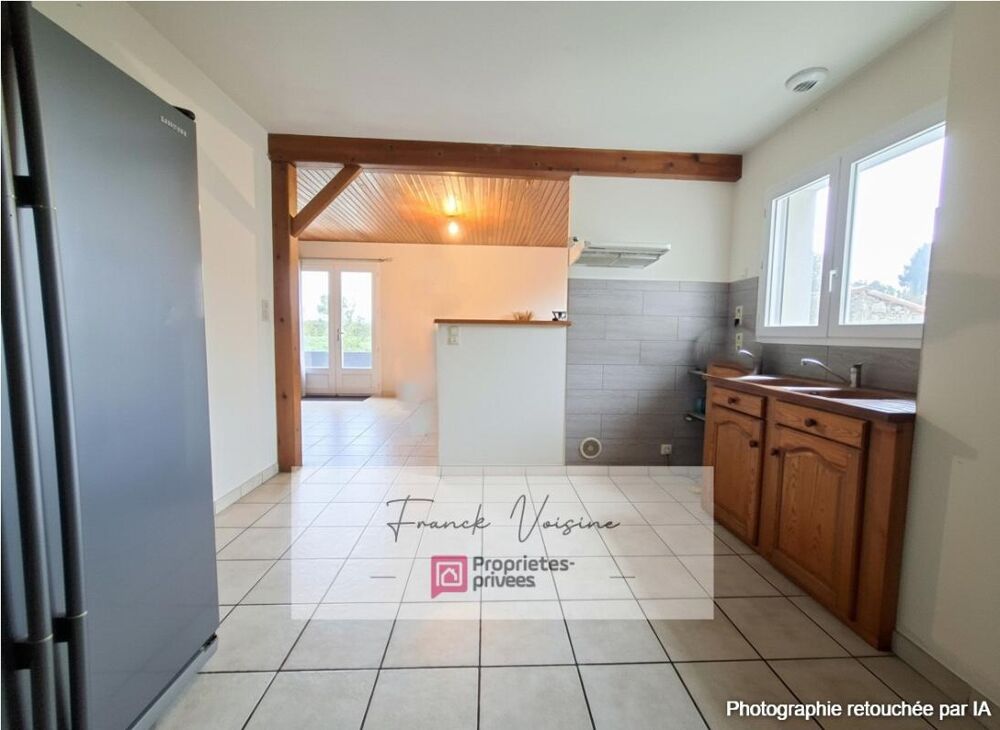 Vente Maison Maison aux Herbiers, maison plain-pied de 94 m2 avec 2 chambres sur une parcelle de 1250 m env2 env 4 pièce(s) 94.35 m2 Les herbiers