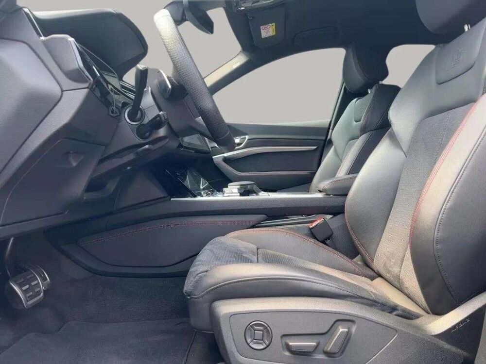 Q8 Sportback • 55 e-tron S line quattro Full black 2023 occasion 33600 Pessac